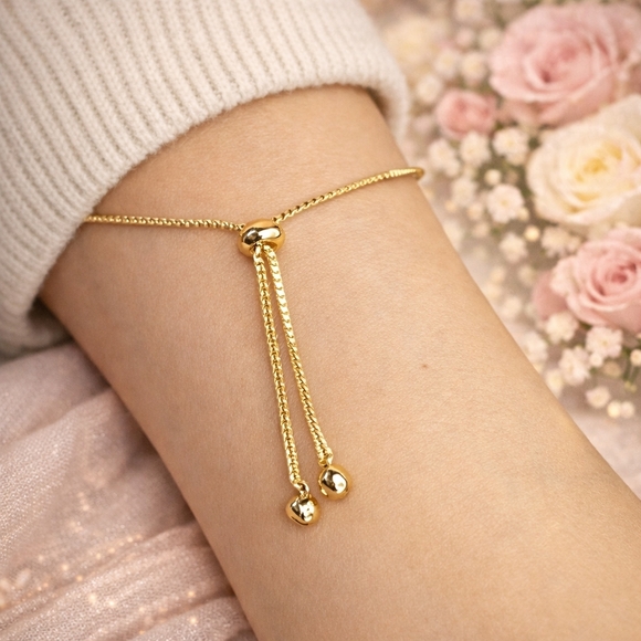 NWOT Elegant Gold Teardrop Bracelet - Picture 2 of 2